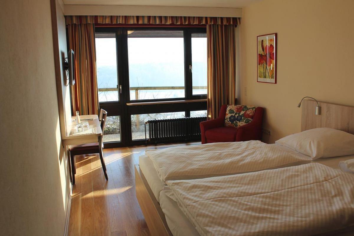 Burghotel Schoene Aussicht Bauer Gmbh Winnenden Esterno foto